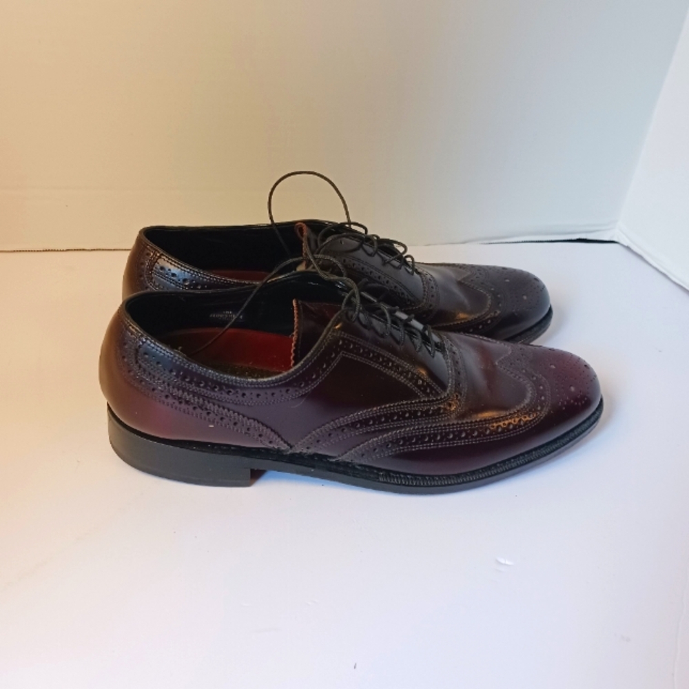 Men's Florsheim brown leather wingtip size 8